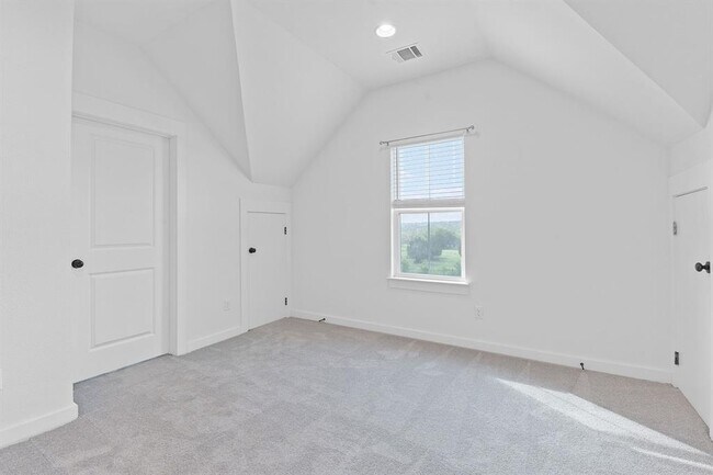 Building Photo - 1102 Twain St