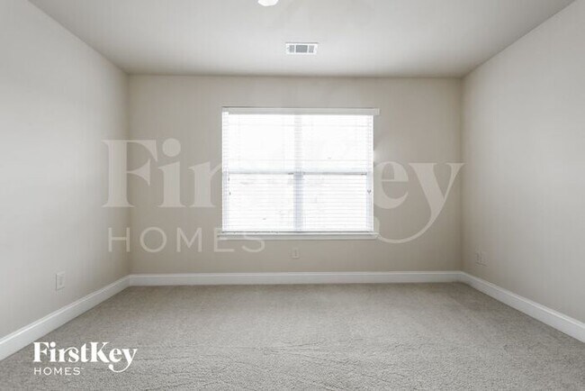 Building Photo - 111 Northfield Cir