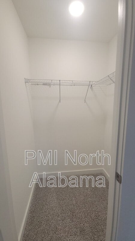 Building Photo - 7597 Discovery Pt Dr NW