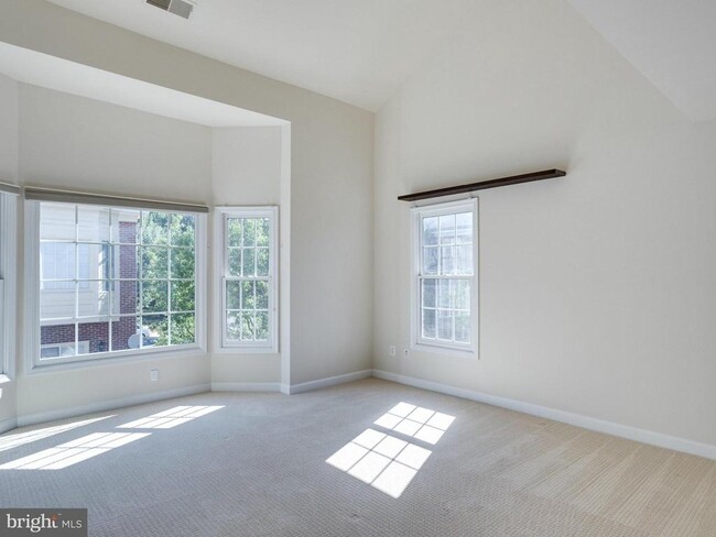 Building Photo - 8870 Ashgrove House Ln