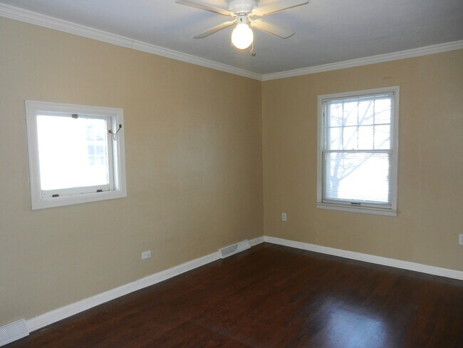 Building Photo - $0 DEPOSIT OPTION. CHARMING 3 BED 1 BATH R...