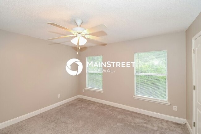 Building Photo - 3 Bedroom Pet-Friendly Home in Jacksonville, FL with Main Street Renewal