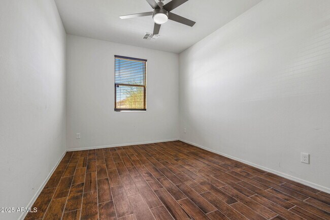 Building Photo - 21582 W Cocopah St