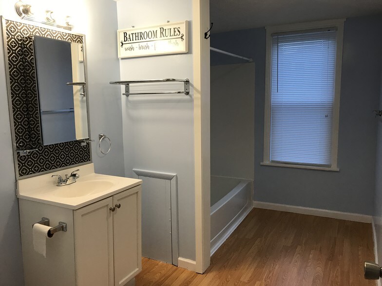 Bathroom - 2203 5th Ave