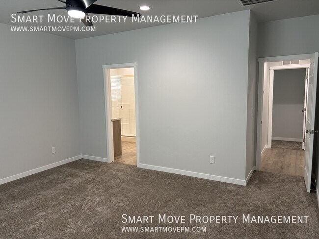 Building Photo - 611 W Snowy Owl St