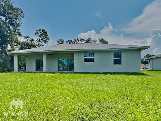 Building Photo - 7429 W Cameo Cir