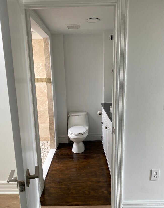 third floor bathroom - 813 S 17th St