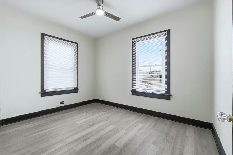 Building Photo - 2406 Miner St