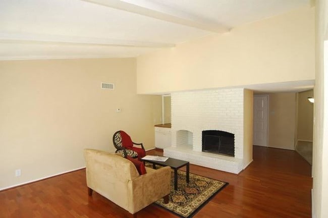 Building Photo - 3151 Kinkaid Dr