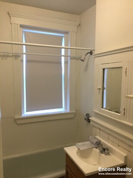 Building Photo - 1191 Boylston St