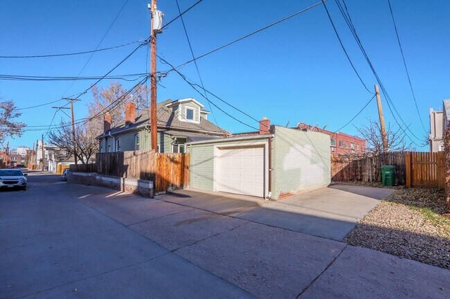 Building Photo - 2220 W 31st Ave