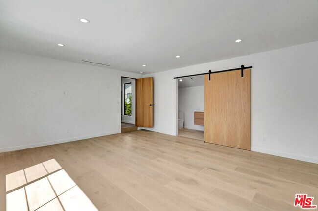 Building Photo - 18053 Erwin St