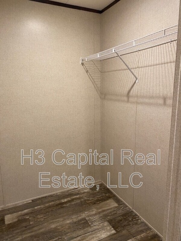 Building Photo - 524 Chickadee St