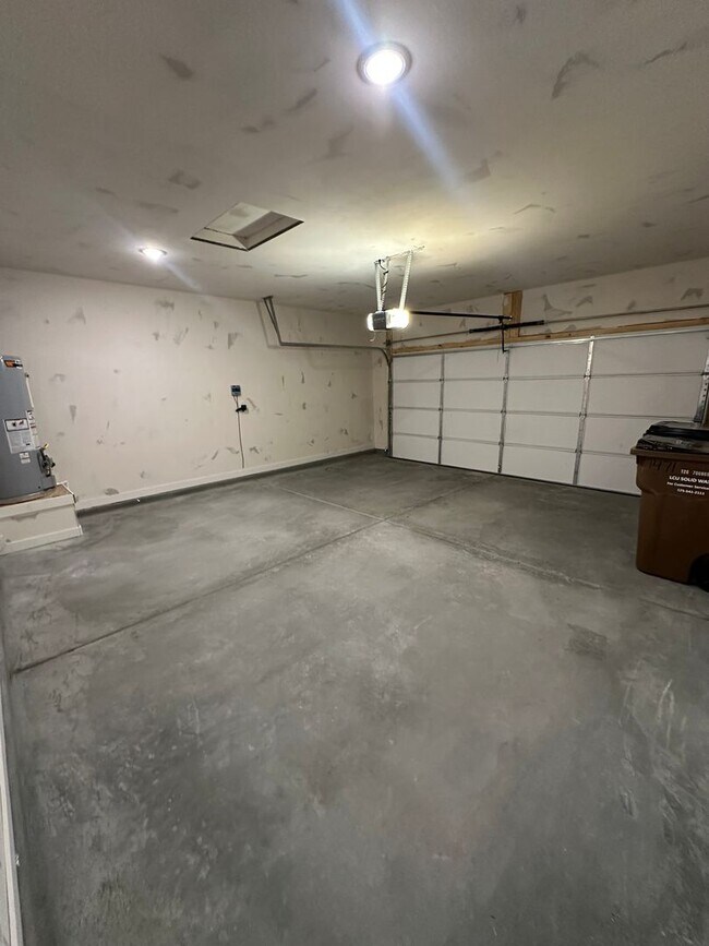 Building Photo - 1471 Cabin Creek Ave