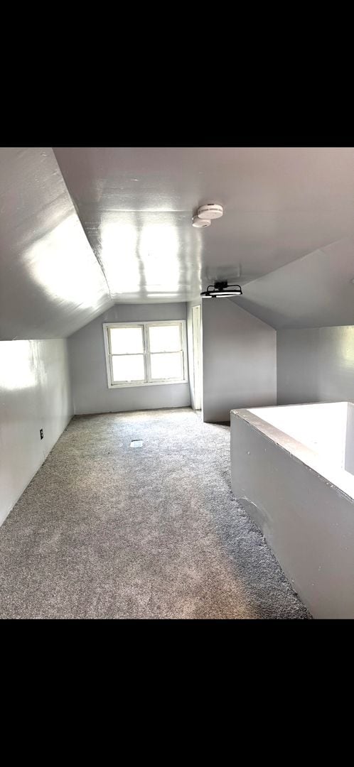 Building Photo - 3 bedroom 1 bath NEWLY RENVATED home