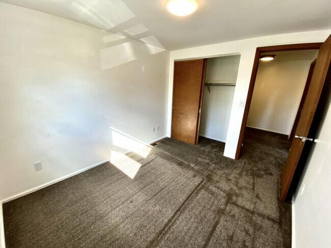 Building Photo - 507 North St.