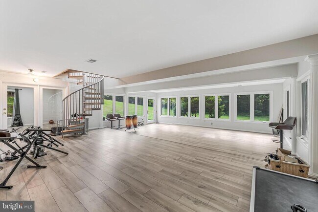 Building Photo - 8424 Holly Leaf Dr