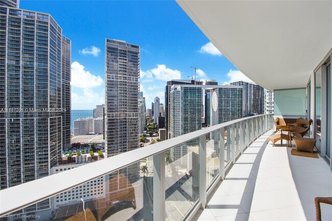 Building Photo - 200 Biscayne Blvd Way