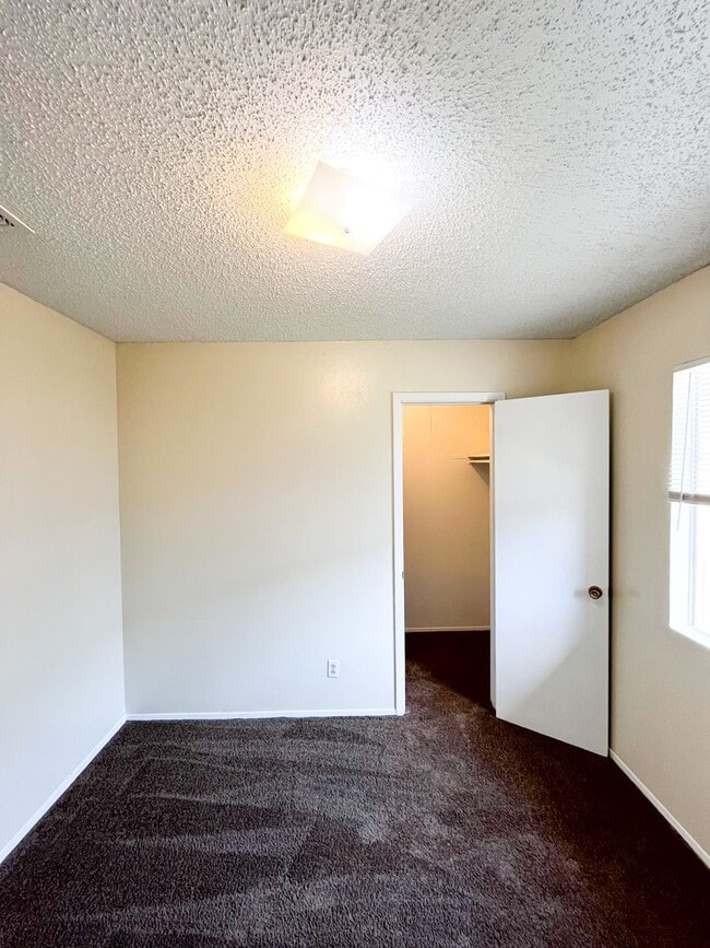 Building Photo - Available NOW!!!! This charming 1 story, 3 bedroom, 2 bath house could be your next home! Beautif...