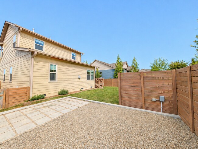 Building Photo - Lovely Weaverville Rental w/ bonus space