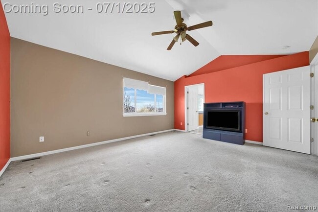Building Photo - 2565 River Woods Dr N