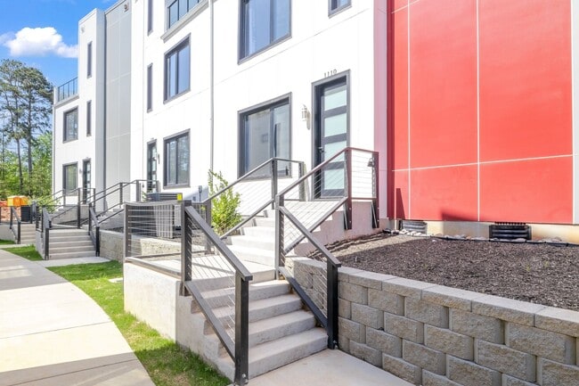 Building Photo - Luxury 3 Bed Townhome in Durham RTP