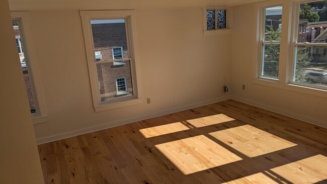 Building Photo - 4-4 Monsignor Crosby Ave