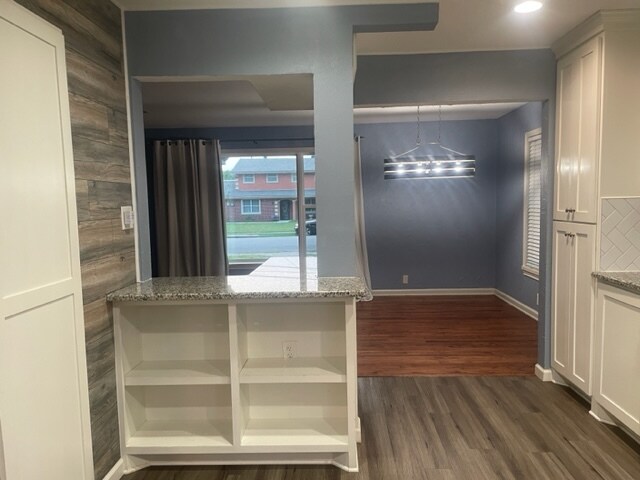 Building Photo - 10020 Losa Dr