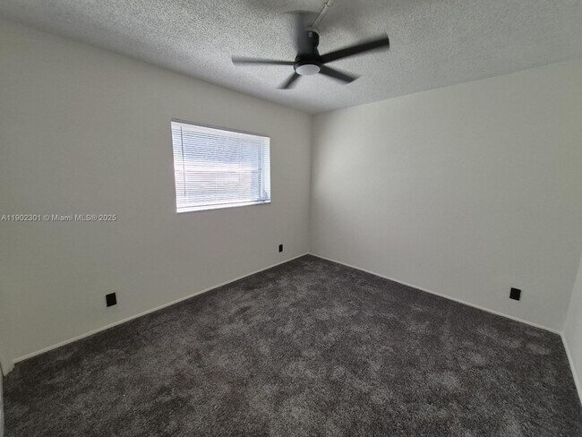 Building Photo - 5100 SW 64th Ave