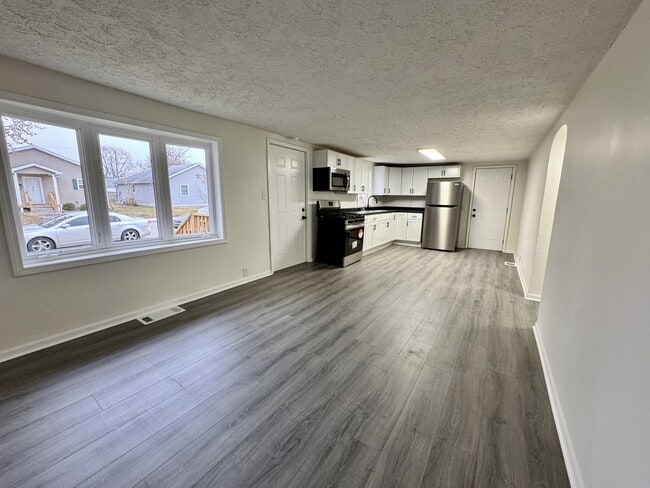 Building Photo - 1419 N Purdum St