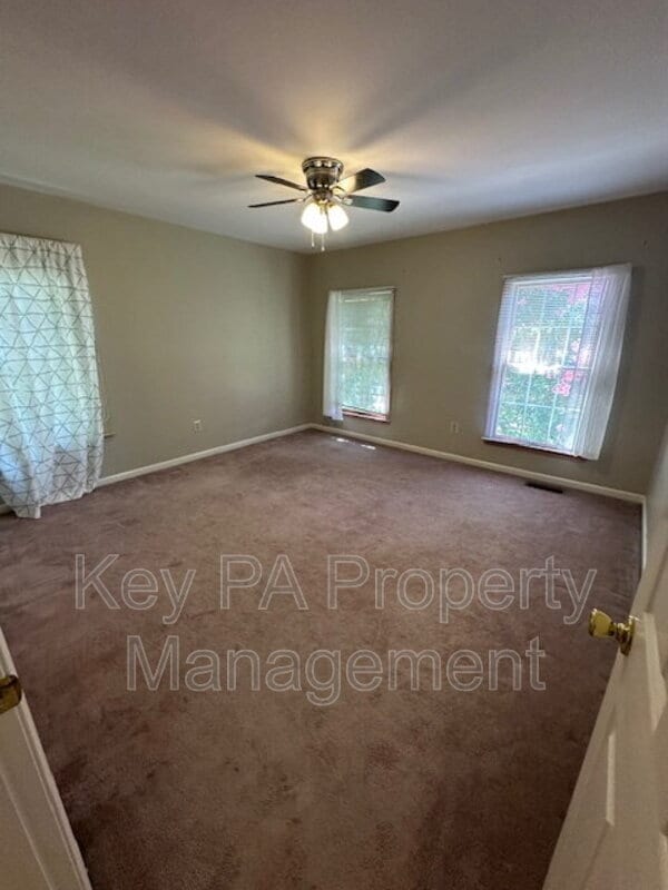 Building Photo - 16 Brookhollow Dr