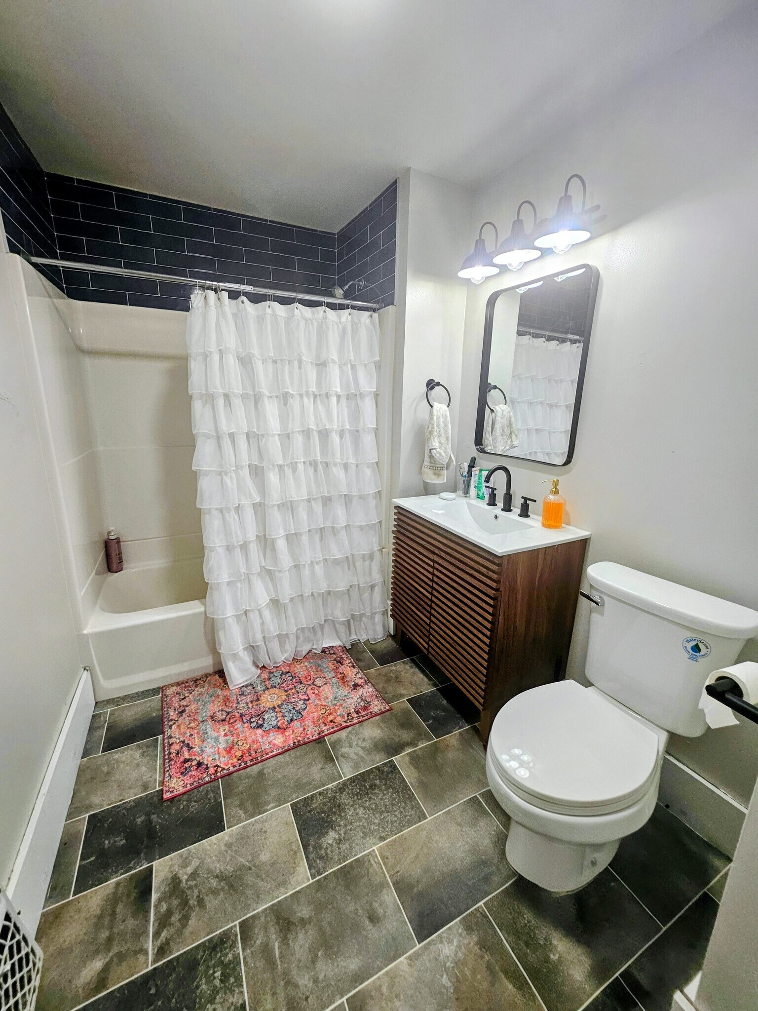 Building Photo - 3019 N Frederick Ave