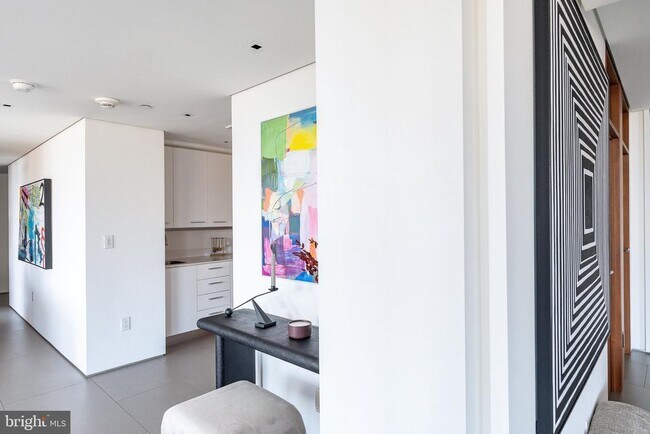 Building Photo - 210 W Rittenhouse Square