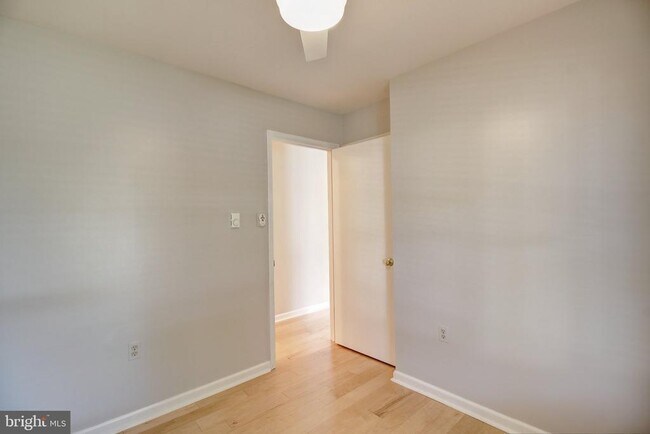 Building Photo - 430 Banksia Dr