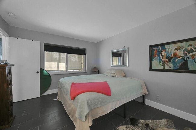 Building Photo - 203 Lake Carol Dr