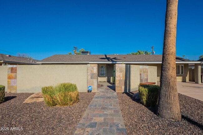 Building Photo - 3519 N 63rd Pl
