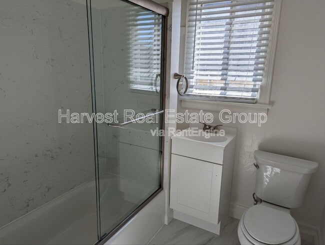 Building Photo - 1532 8th Ave