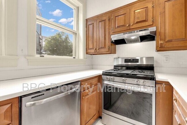 Building Photo - 1302 S St NW