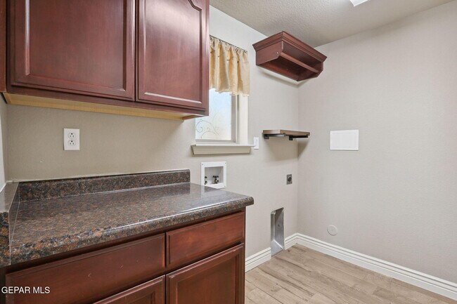 Building Photo - 14508 Shady River