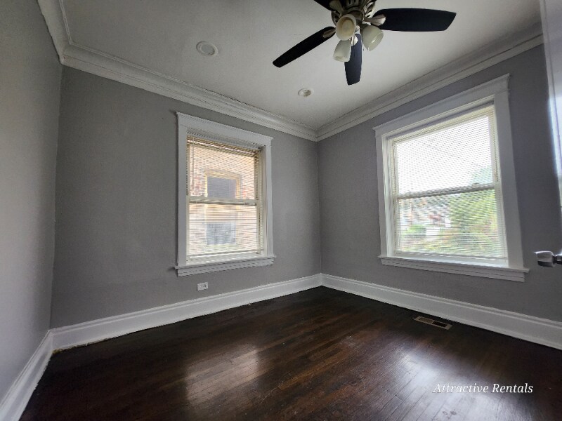 Building Photo - 6738 S Prairie Ave