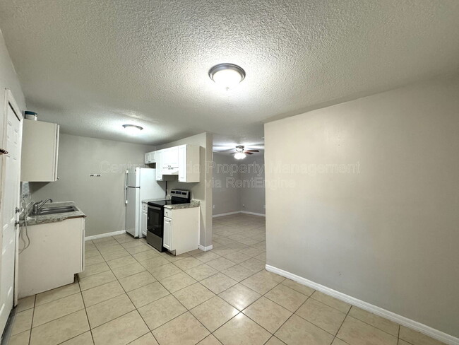 Building Photo - 430 S Parsons Ave