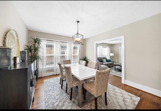 Building Photo - 1629 Castle Ct