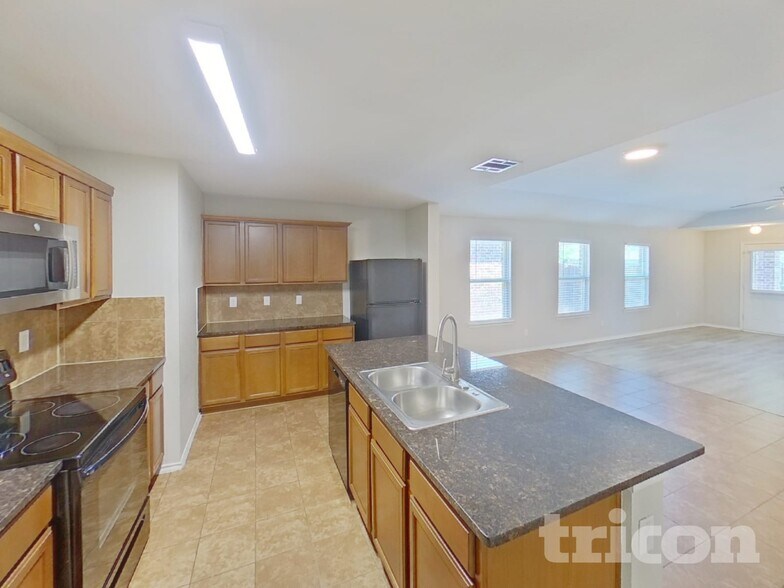 Building Photo - 1062 Churchill Dr