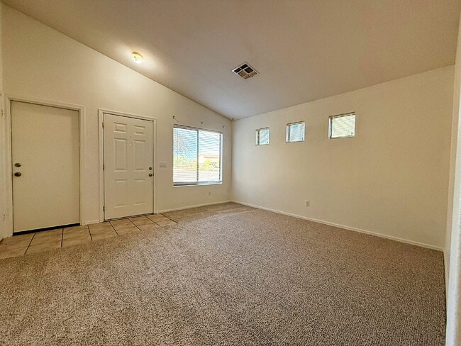 Building Photo - Charming 3-Bedroom Avondale Home with New ...