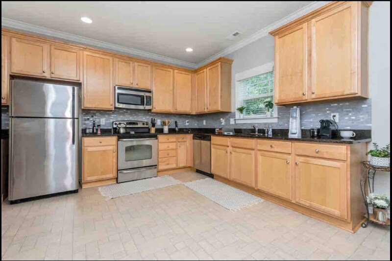 Building Photo - 7012 City View Dr