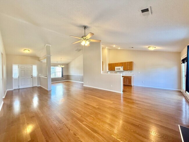 Building Photo - Charming 3BD, 2BA Fuquay-Varina Home with ...