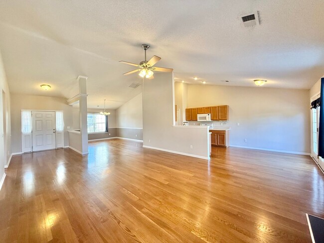 Building Photo - Charming 3BD, 2BA Fuquay-Varina Home with Fenced Backyard and Modern Upgrades