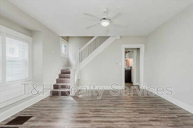 Building Photo - 1134 Lasalle St