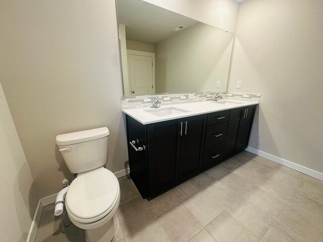 Building Photo - SHORT TERM LEASE OFFER - Newer 3-Story 3 Bedroom DR Horton Home in Lake Stickney/Everett -