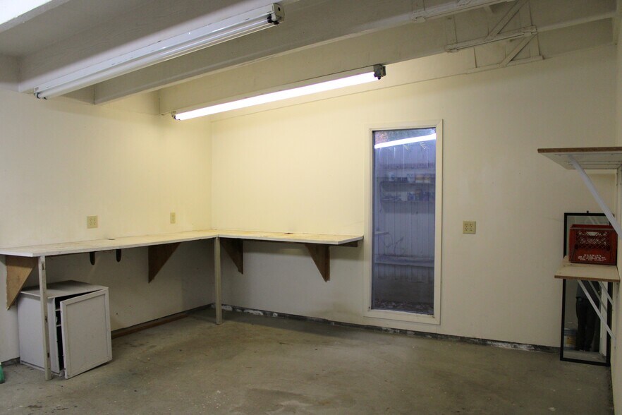 Building Photo - 1219 1st St